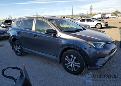 2017 Toyota Rav4 Le z USA, uszkodzony, nr VIN JTMZFREV6HJ128134